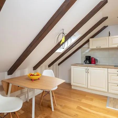 D - Beautiful In The Heart Of Apartment Split
